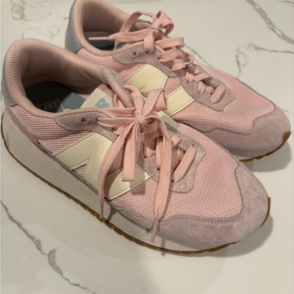 New Balance Pink and White 237 Sneakers size 7 Like New